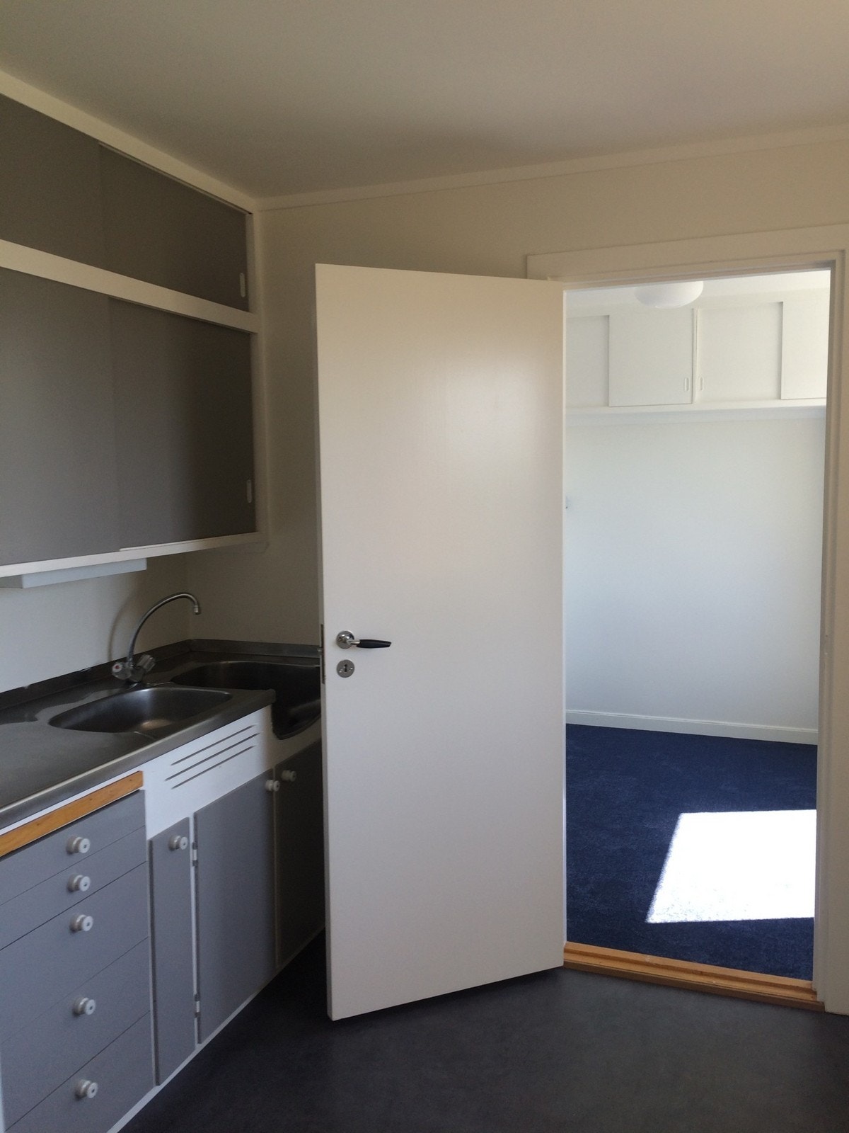 Soverommet har tilgang til bad og kjøkkenet. Galleribilde