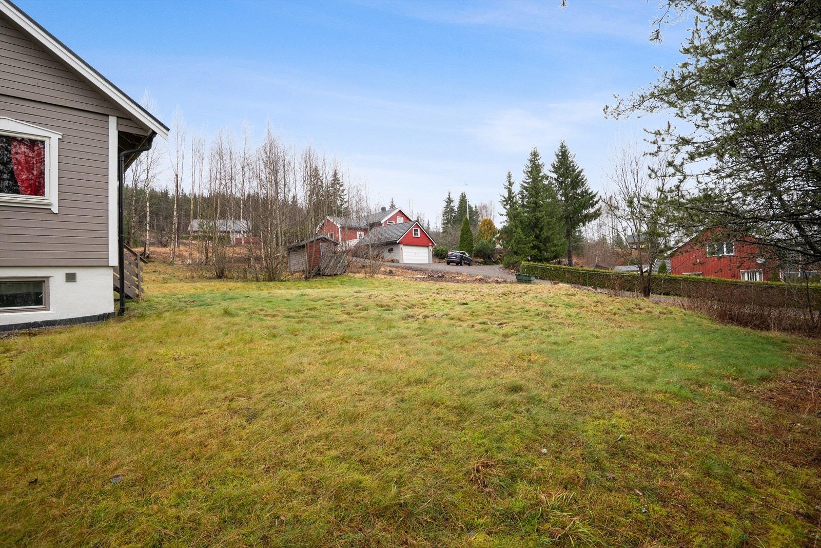 Hagen innbyr til lek og moro for små og store. Galleribilde