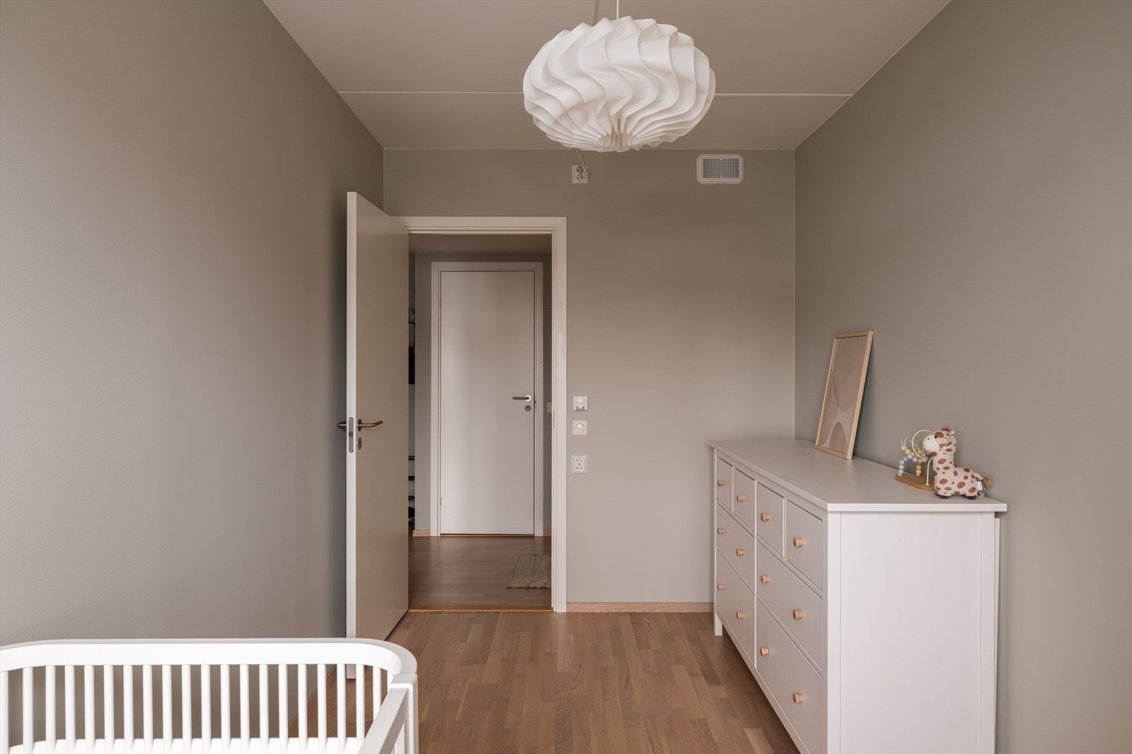 Vannbåren gulvvarme sørger for deilig innetemperatur på kaldere dager. Galleribilde