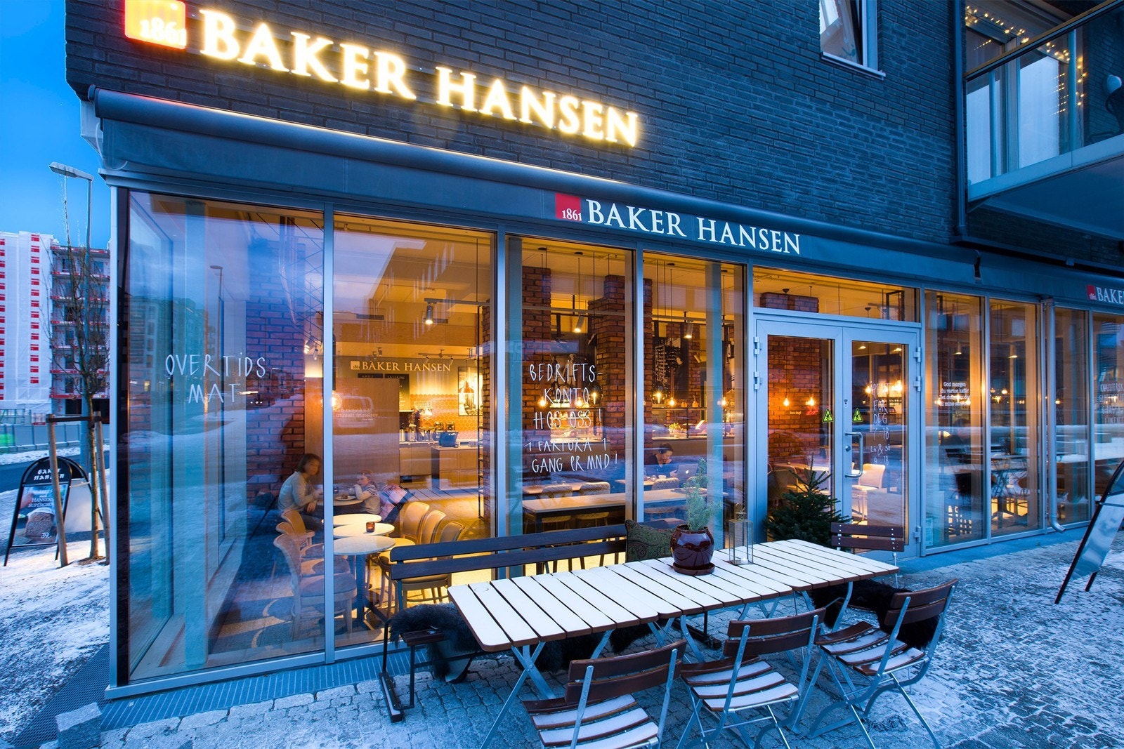 Baker Hansen - en smak og du er hektet Galleribilde