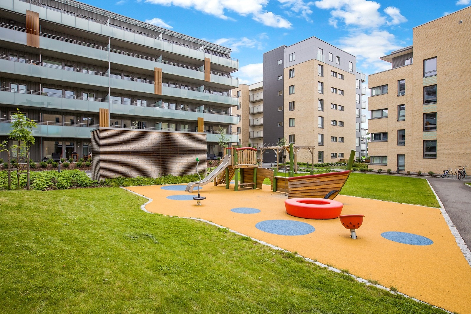 Fasade - lekeplass Galleribilde