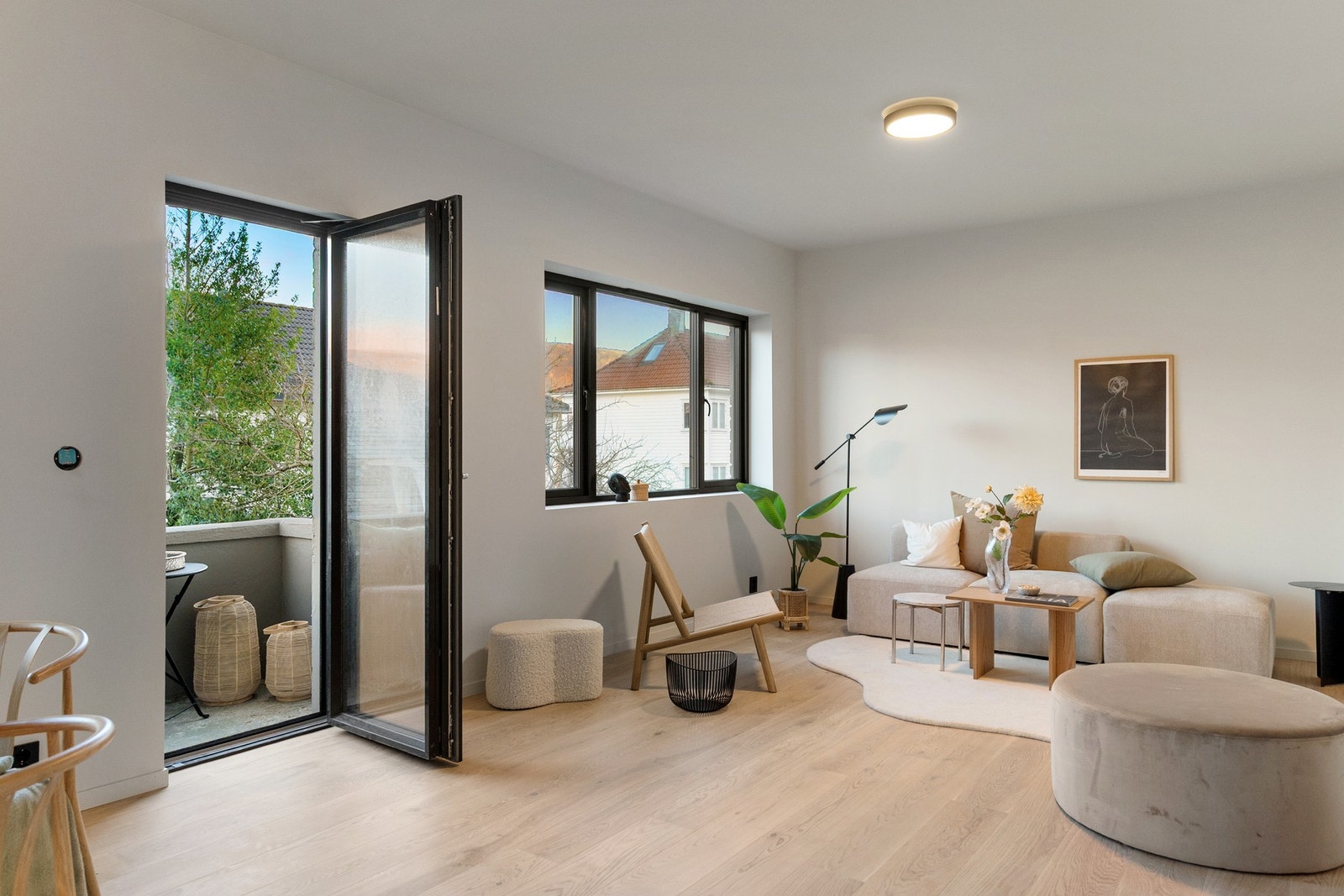 Hele leiligheten er pusset opp i 2025 med lekre kvaliteter. Galleribilde