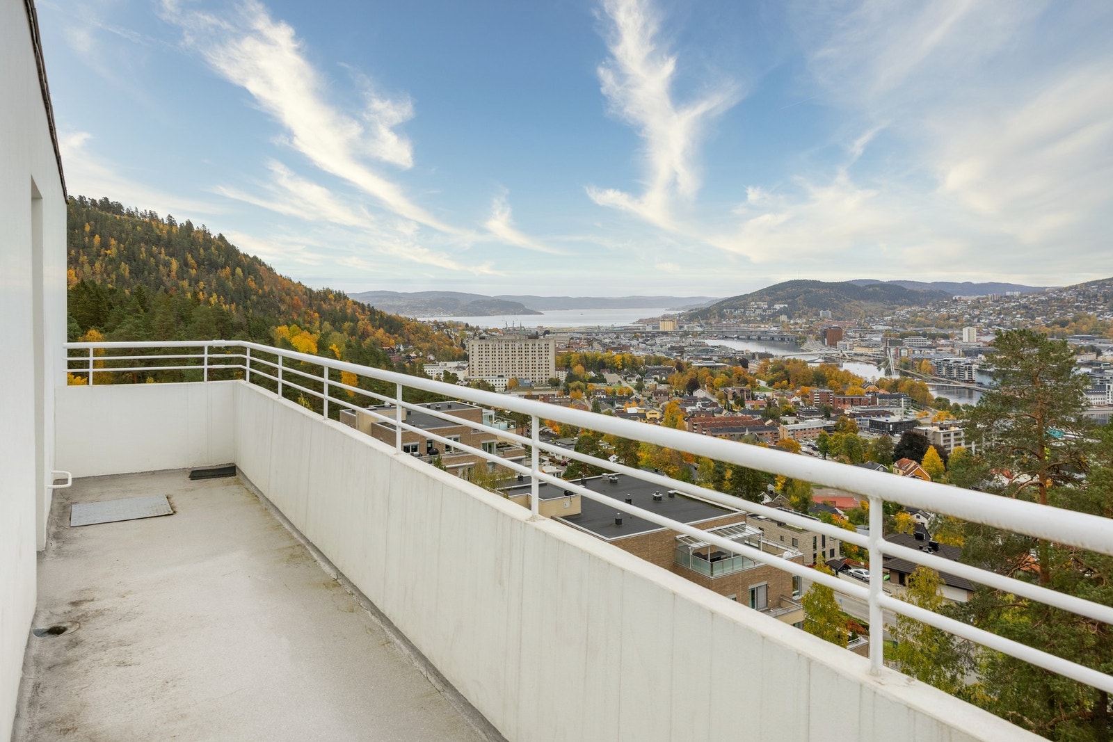 Felles balkong. Galleribilde