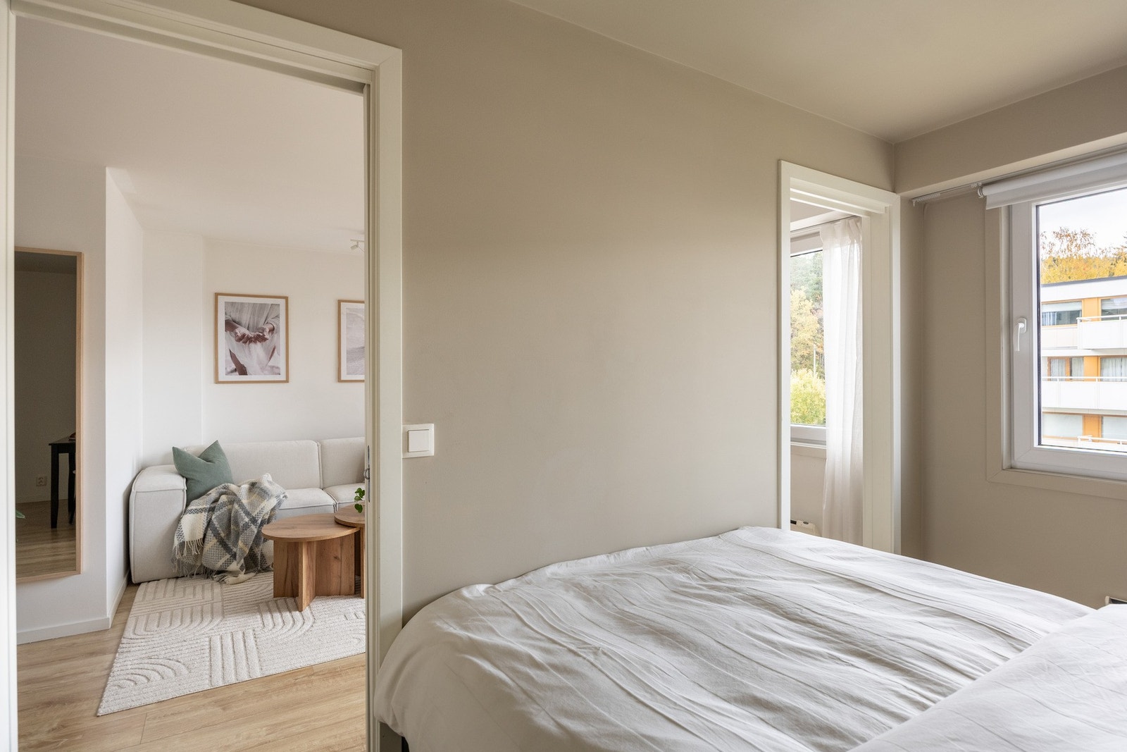 Det er praktisk adkomst via dør på hver side. Galleribilde