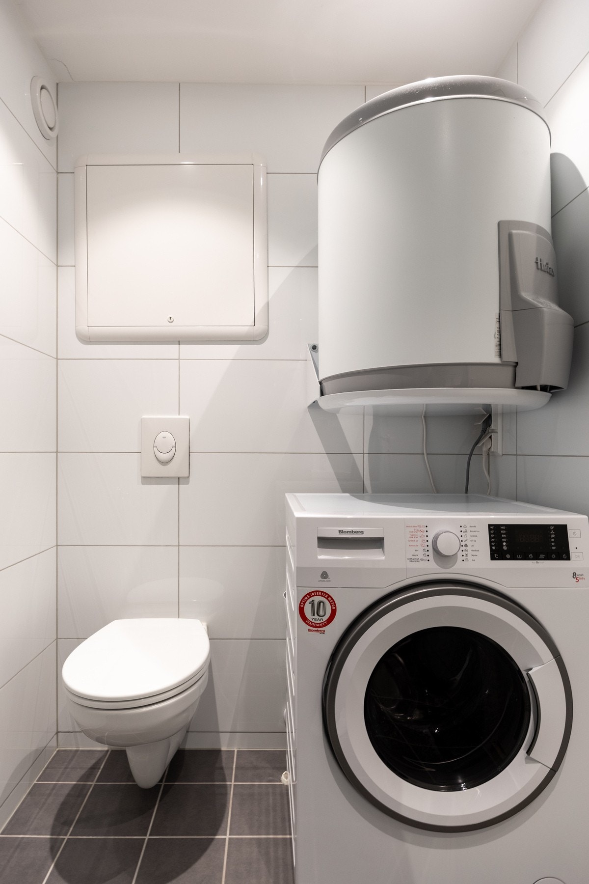 Opplegg og plass for vaskemaskin. Galleribilde