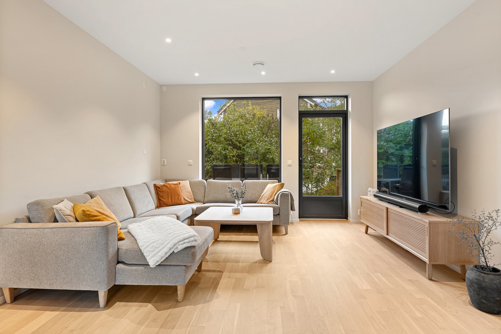 Flott parkettgulv i hele boligen. Galleribilde