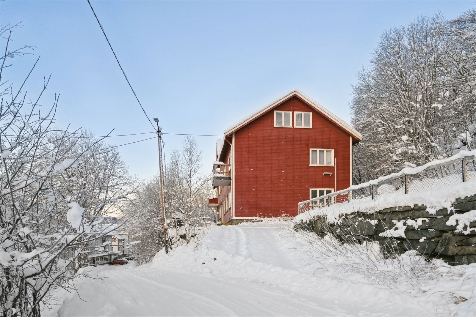 Innkjørsel til Verkstedhaugen 3 Galleribilde