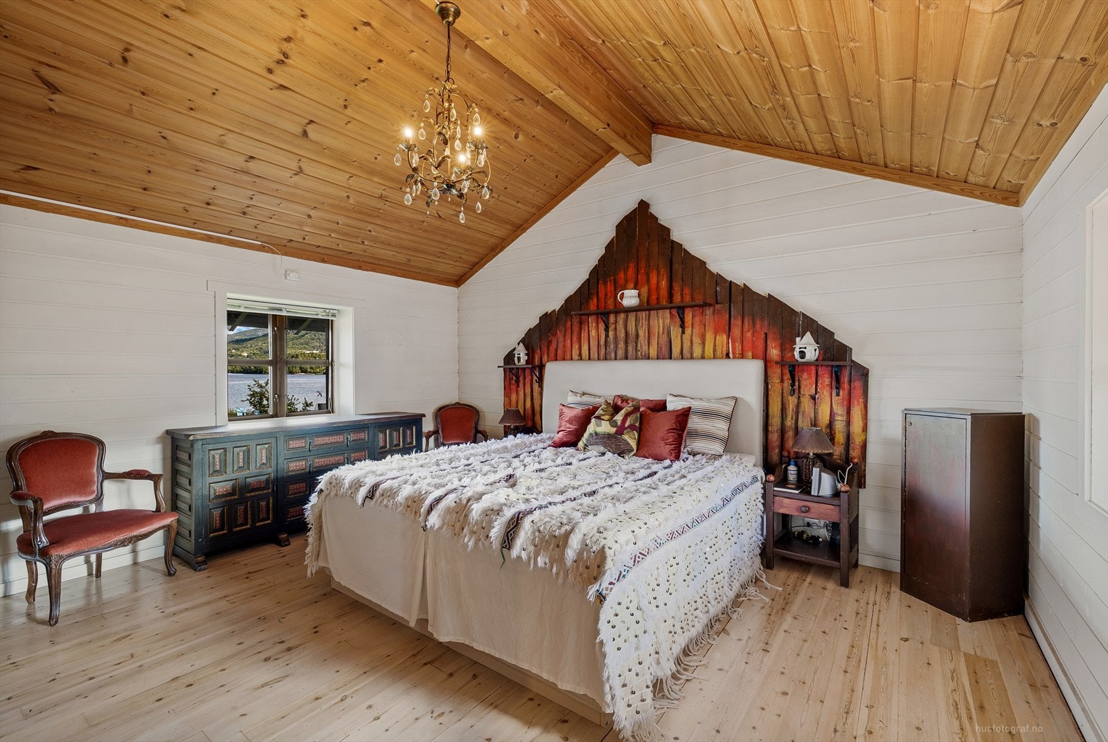 Ett av to soverom i 2. etasje. Galleribilde