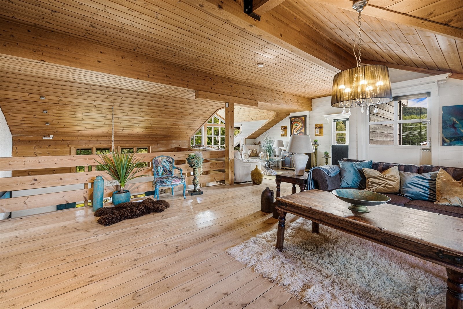 Utenfor stuen ligger etasjens største veranda. Galleribilde