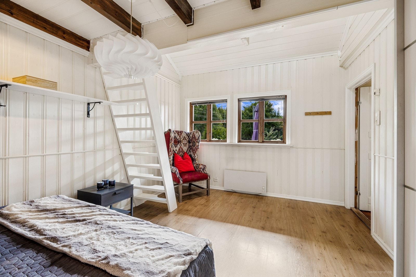 På soverom 1 finnes en mesanin til glede for ekstra sengeplass, lekeplass eller kontorplass. Galleribilde