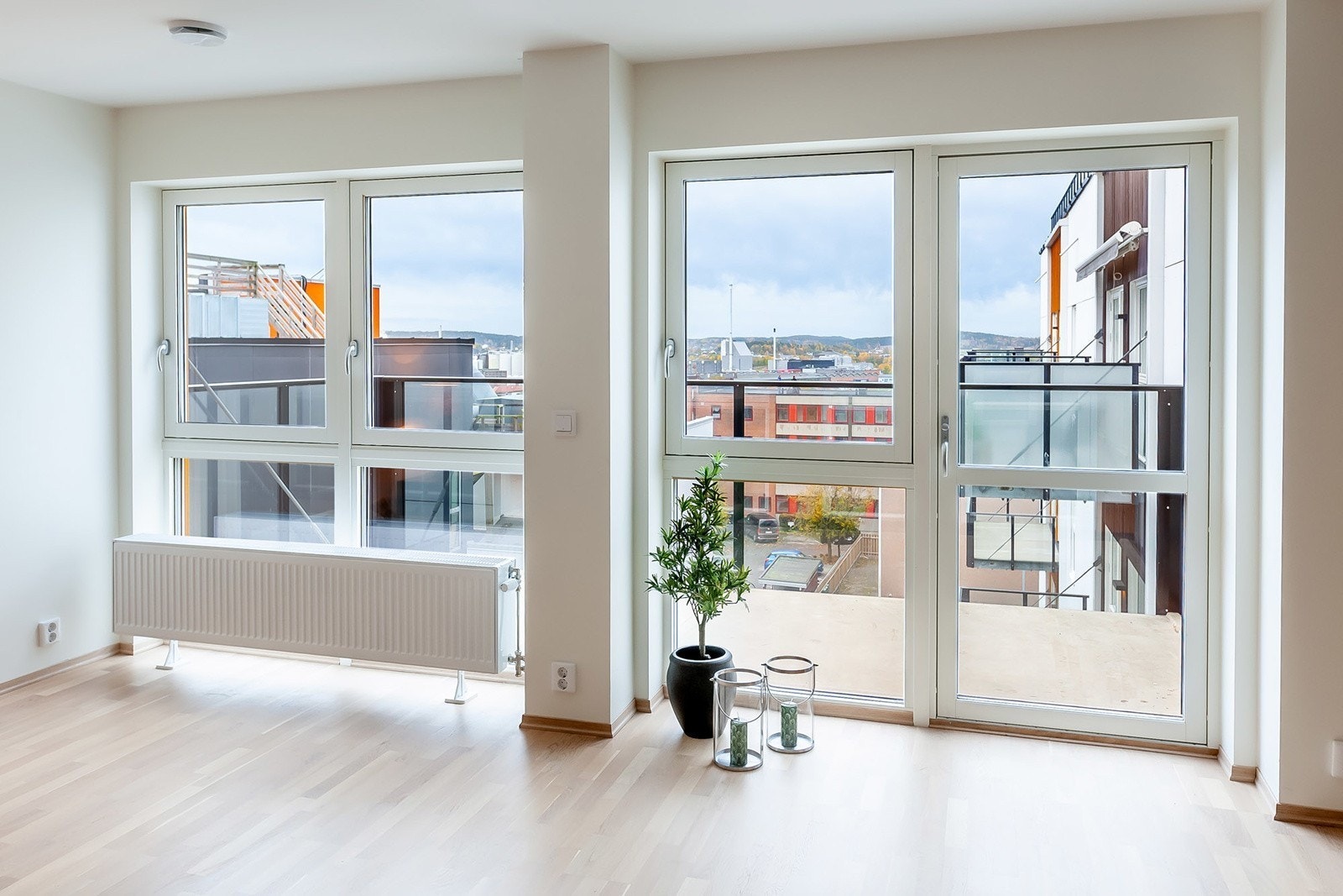 Bilde fra stue mot balkong i tilsvarende leilighet (hentet fra prospekt). Galleribilde