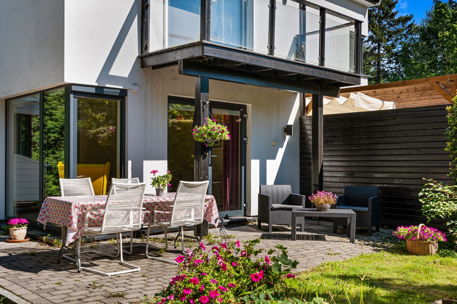 Vi har gleden av å presentere en nyere halvpart av tomannsbolig i barnevennlige omgivelser Galleribilde