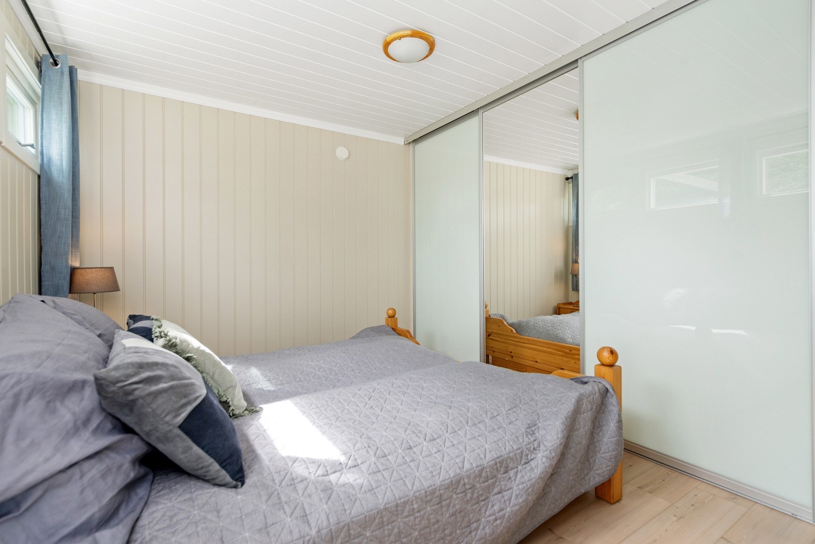 Fra soverommet er det utgang til terrasse. Galleribilde