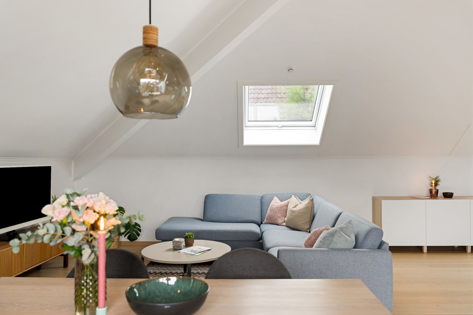 Alle vindu i bygget ble byttet i 2022. Galleribilde