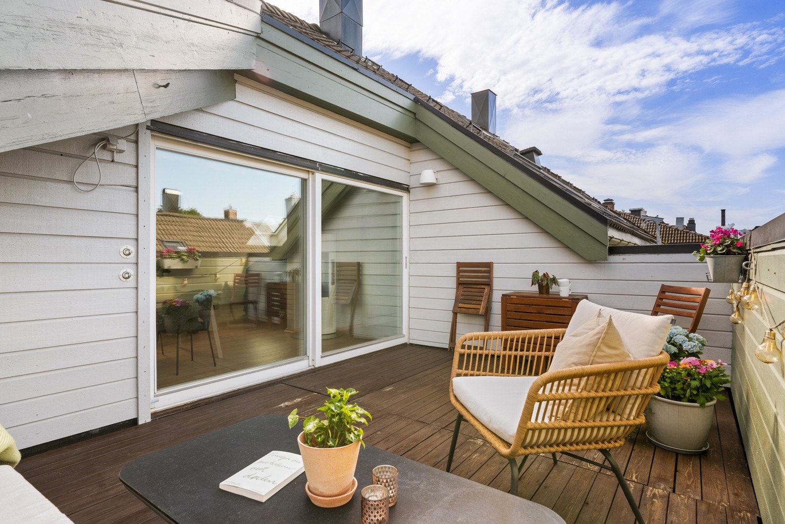 En romslig og innbydende toppleilighet på populære Møllenberg. Galleribilde