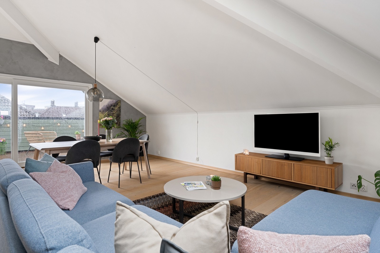 Leiligheten har enstavs parkett på stue, gang og kjøkken. Galleribilde