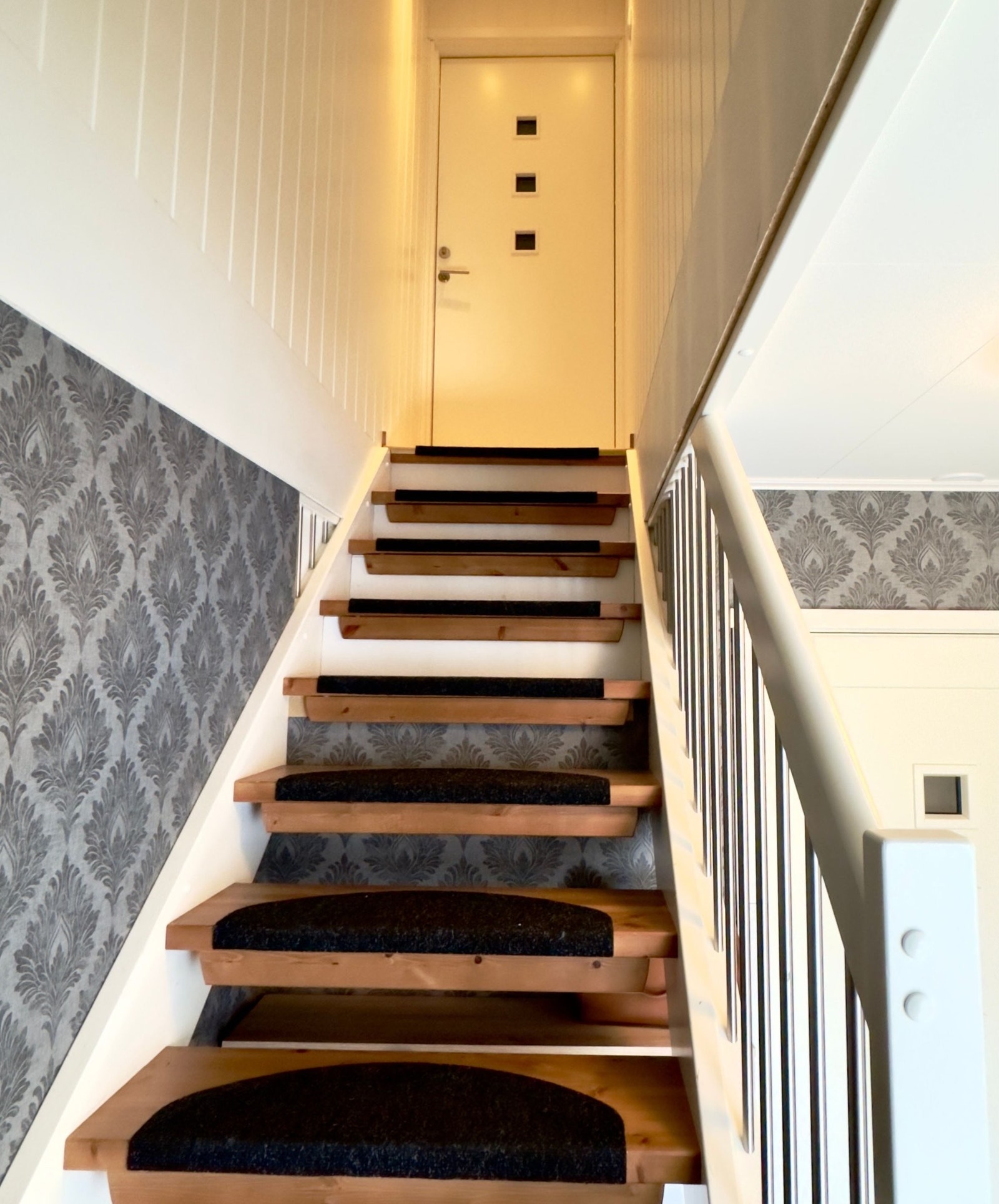 Trapp opp til 2.etasje. Galleribilde