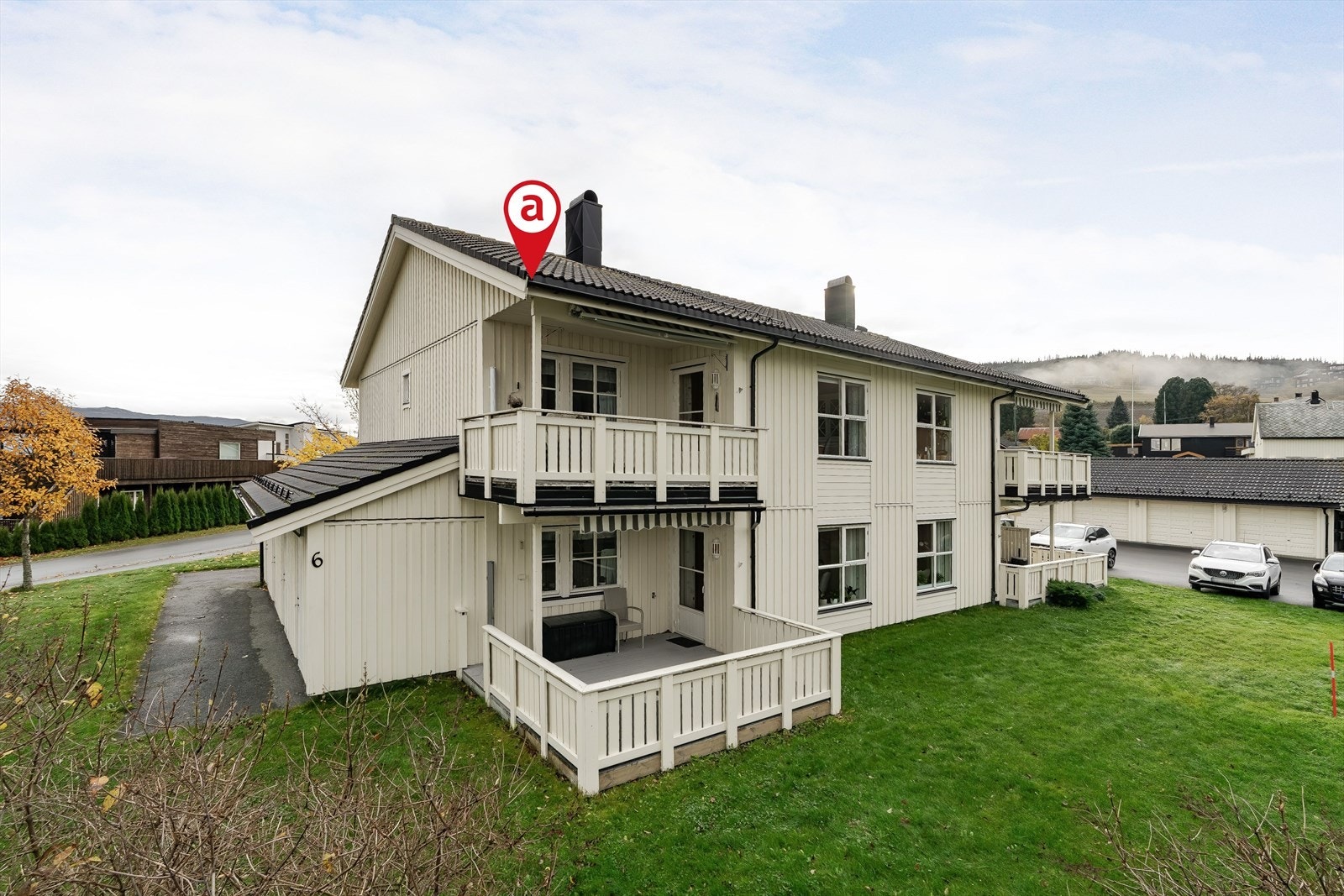 Fra leiligheten er det ca. 5 min på sykkelsete til både Kiwi og Coop Extra i sentrum. Galleribilde