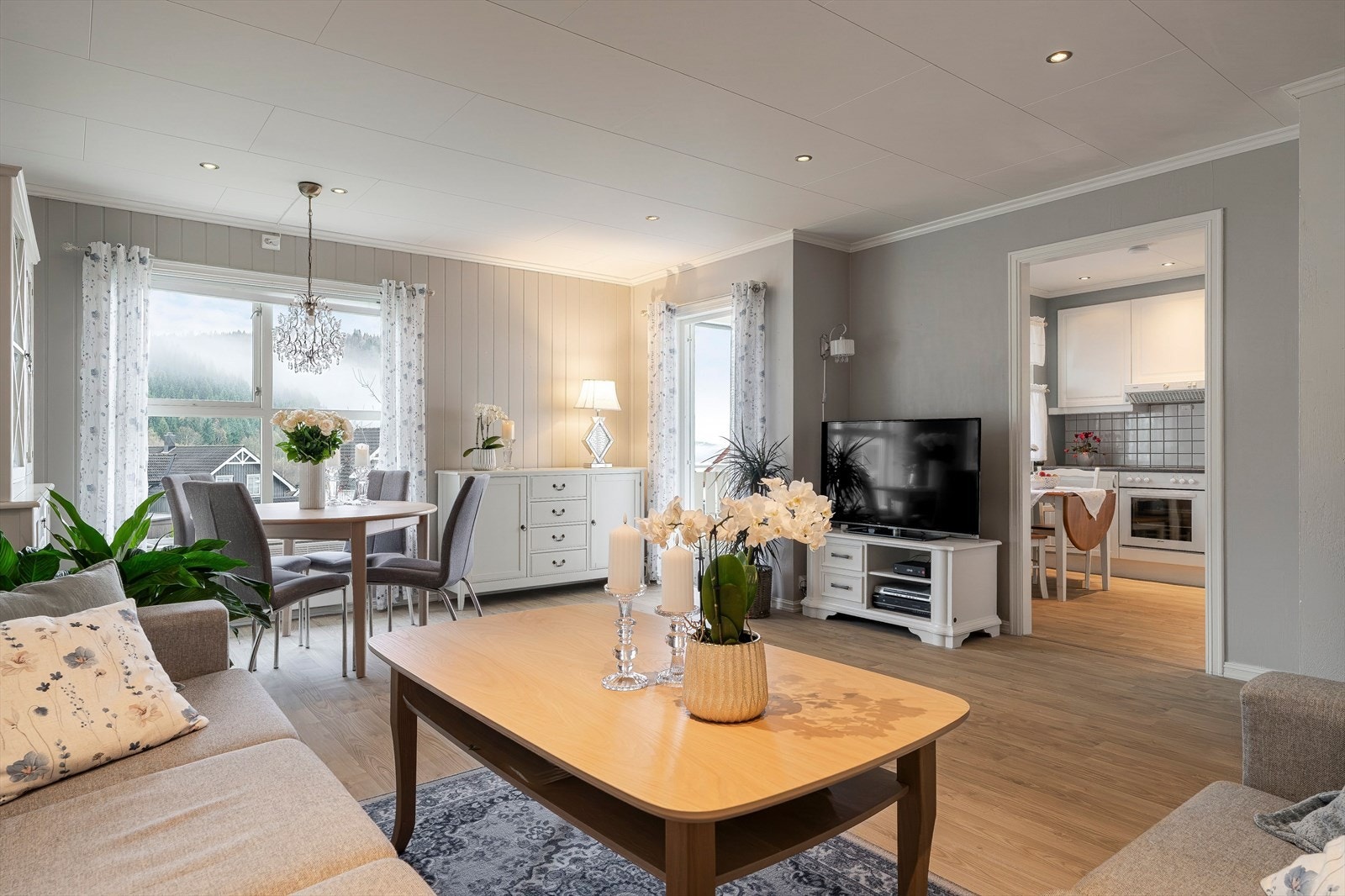 Aktiv Eiendomsmegling v/ Marius Kvalvik presenterer Hammerslia 6D - en praktisk og velholdt 3-roms leilighet, beliggende i et rolig boligområde i Buvika. Foto: Vidar Alvik/ Grattis foto. Galleribilde