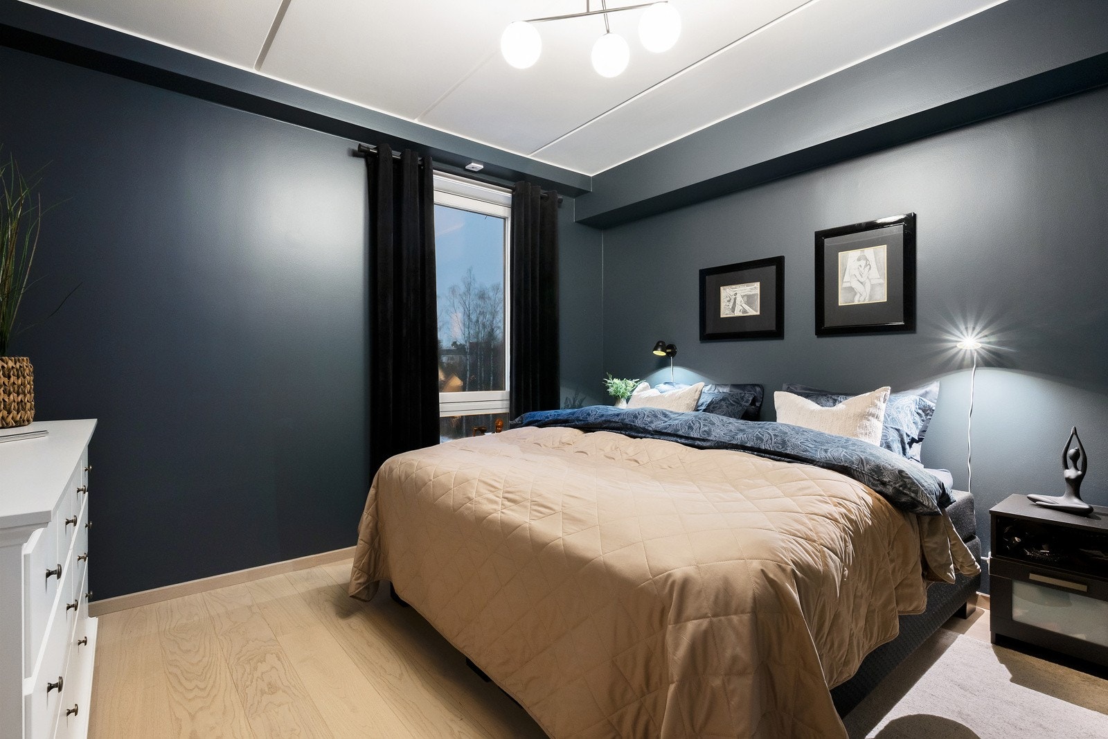 Hovedsoverom på ca. 11,4 kvm. Galleribilde