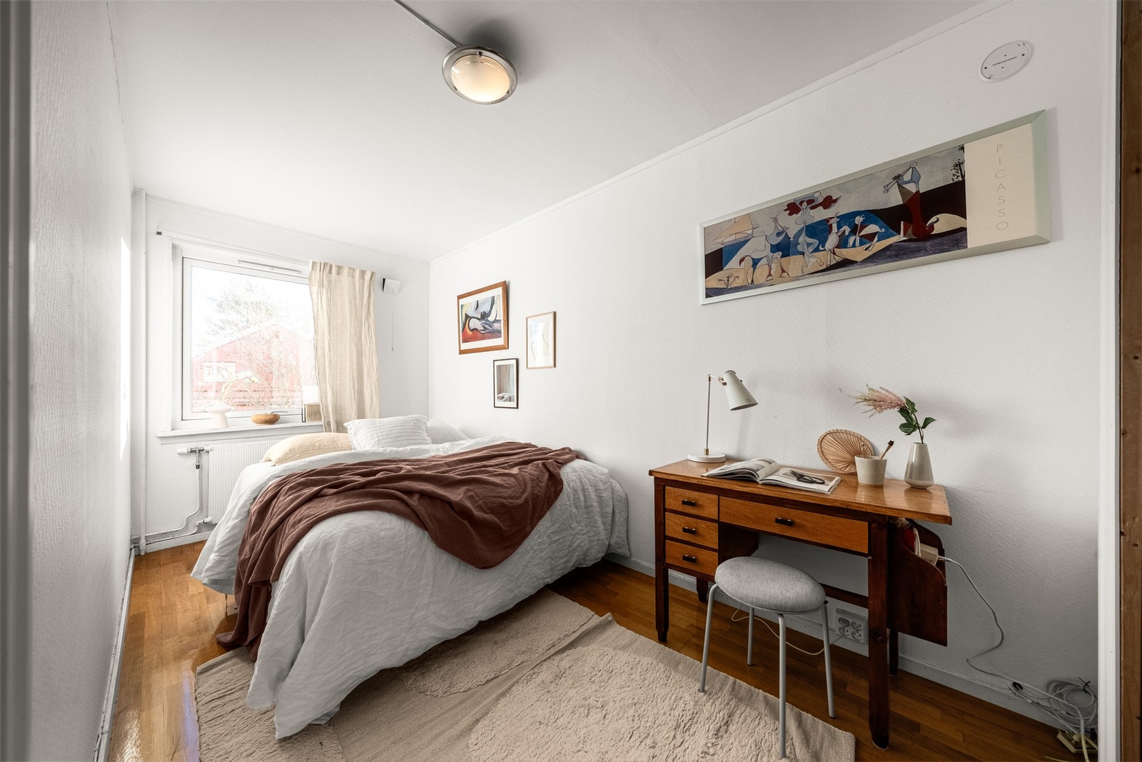 Soverom II er også av god størrelse. Rommet er godt egnet som soverom, gjesterom eller f.eks. hjemmekontor. Galleribilde