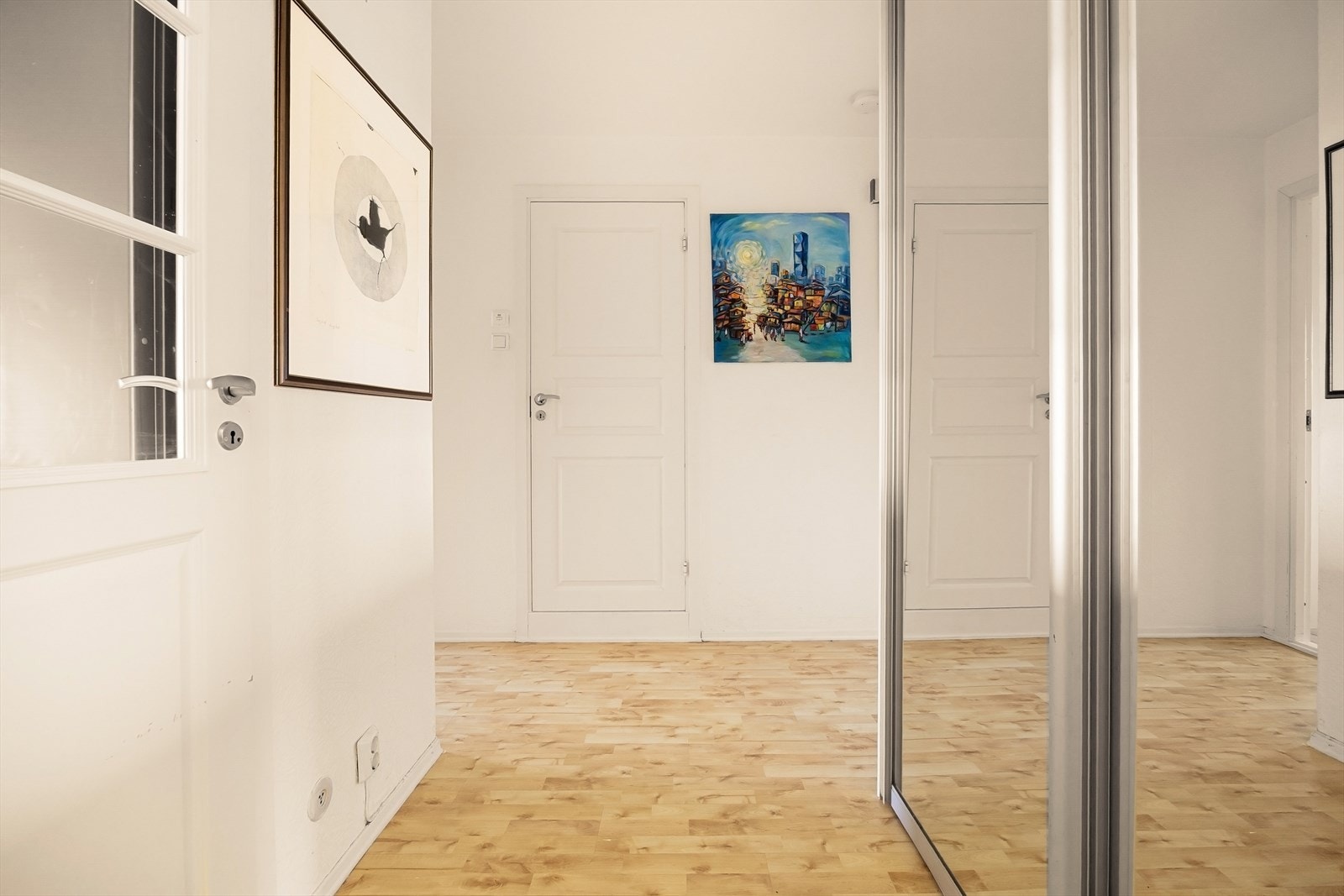 Leiligheten har en god planløsning med soverom og alkove. Galleribilde