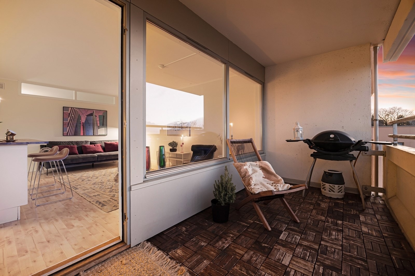 Overbygget balkong gir en lun og hyggelig atmosfære. Galleribilde