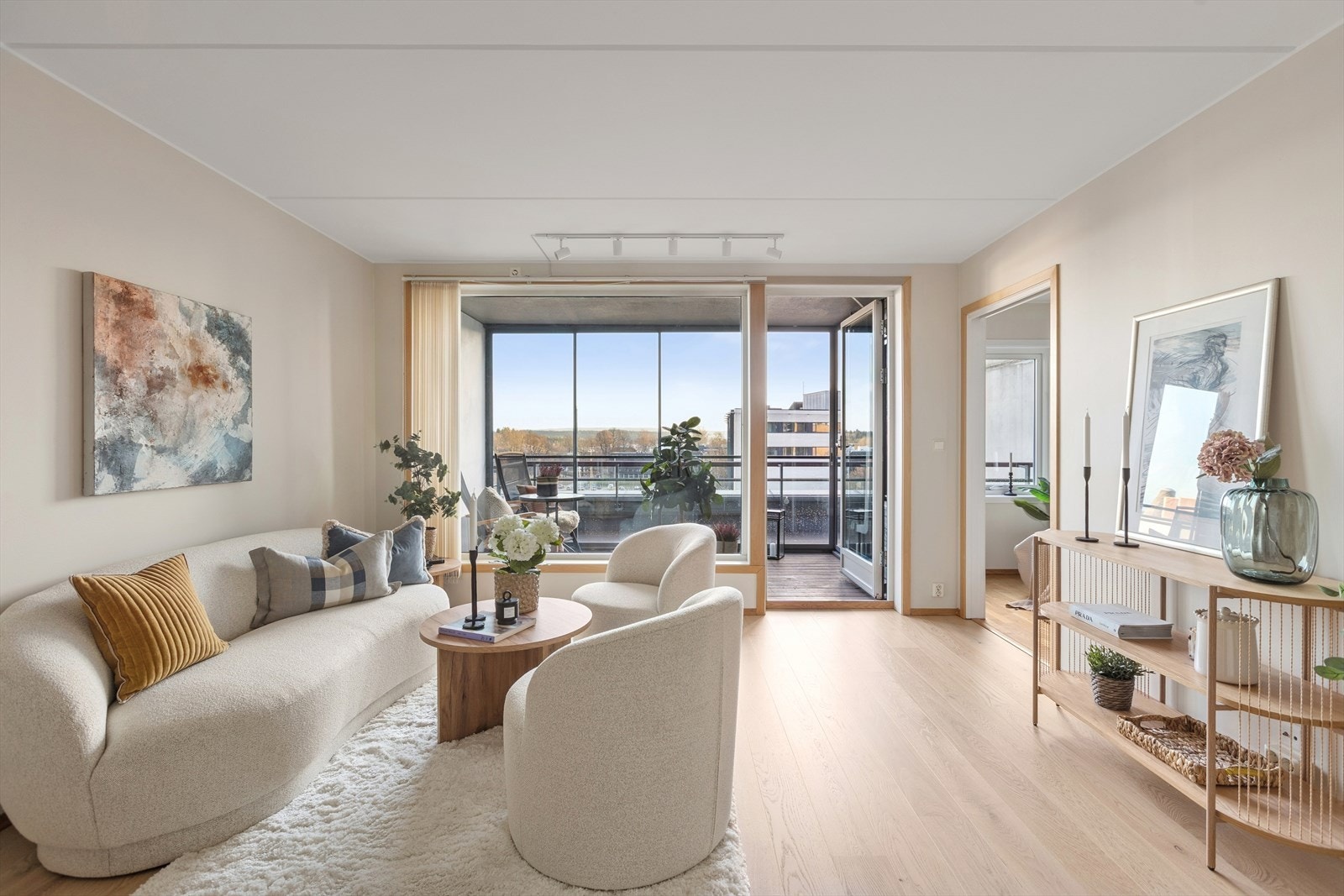 Stuen er boligens naturlige samlingspunkt. Galleribilde