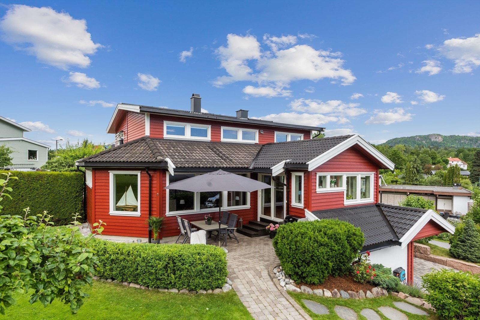 DNB Eiendom ved Stian Ertzgaard har gleden av å presentere Nedre Båstad vei 56! Galleribilde