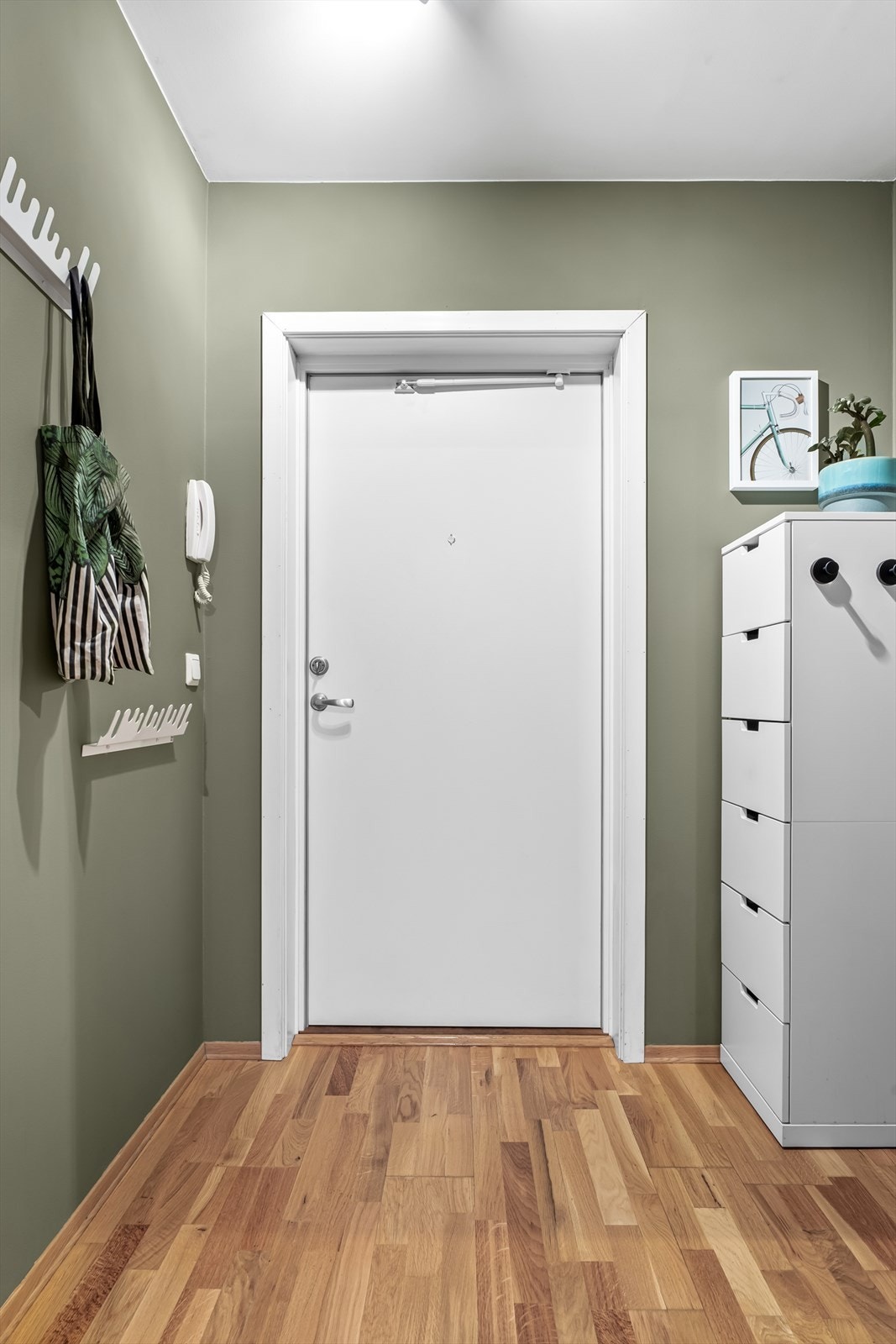 Innbydende og romslig entré - Velkommen hjem! Galleribilde