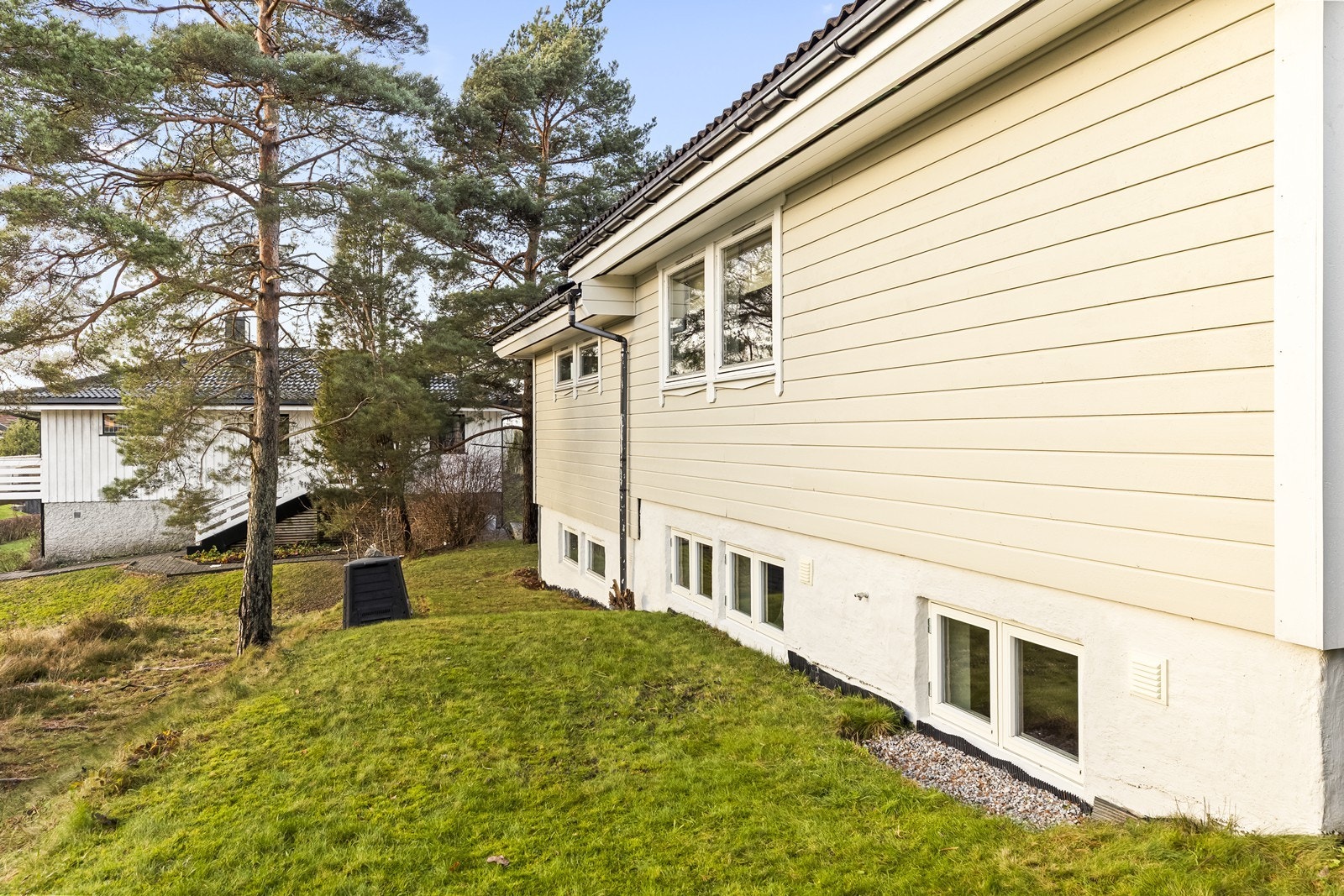 Fasaden
ble malt i perioden 2023-2025. Galleribilde