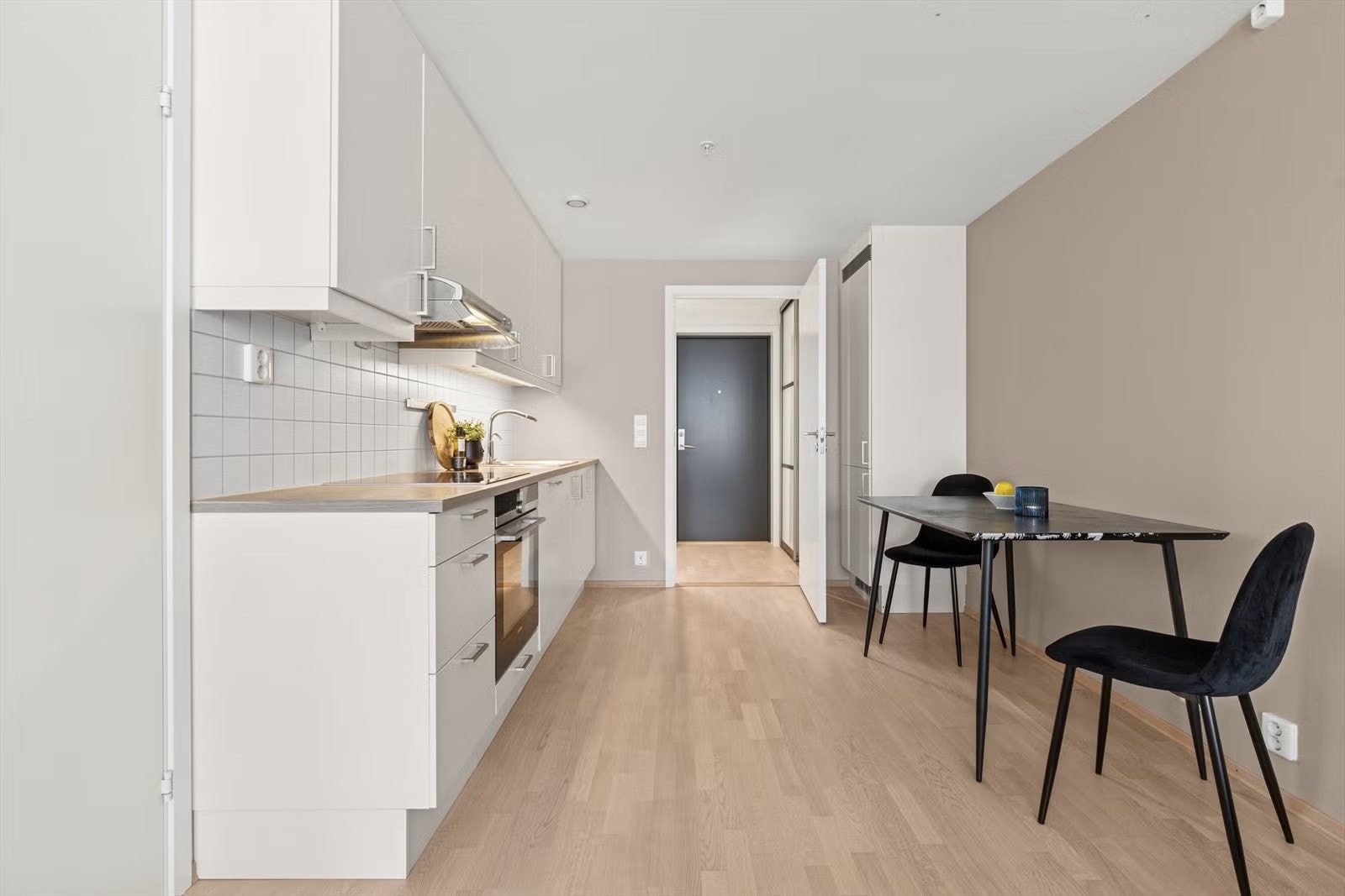 Plass til spisebord ved kjøkkenet Galleribilde