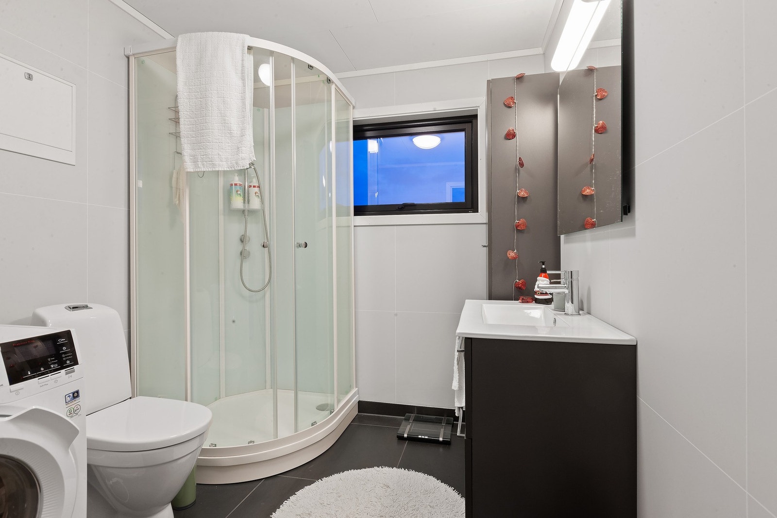 Bad/vaskerom renovert i 2022, leilighet Galleribilde