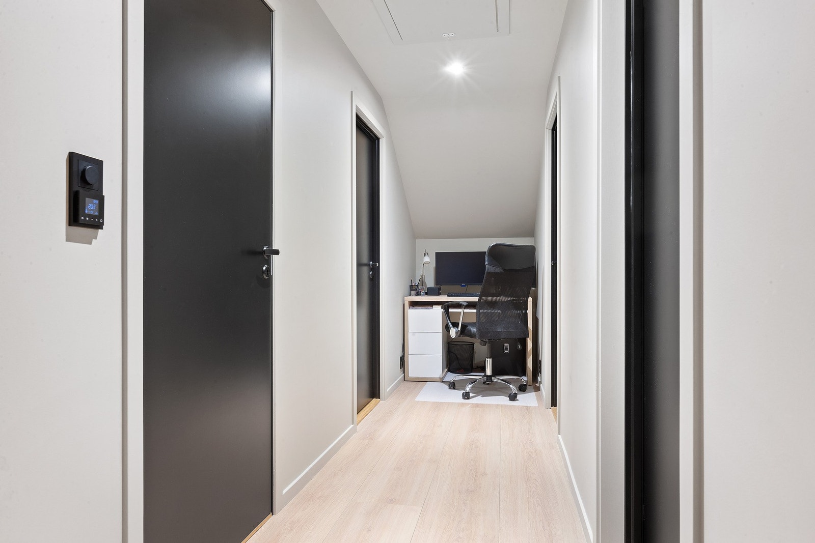 Gang som går til 3 soverom og toalettrom. Galleribilde