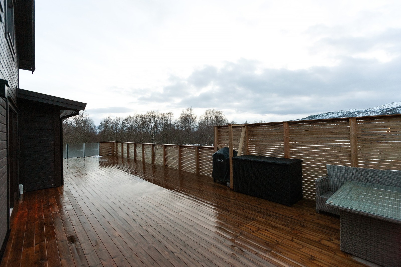 Veranda med tilgang til hagen. Galleribilde