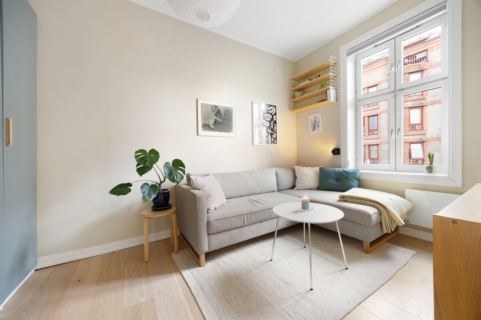 Soverom 2 er av god størrelse og benyttes i dag som TV-stue. Galleribilde