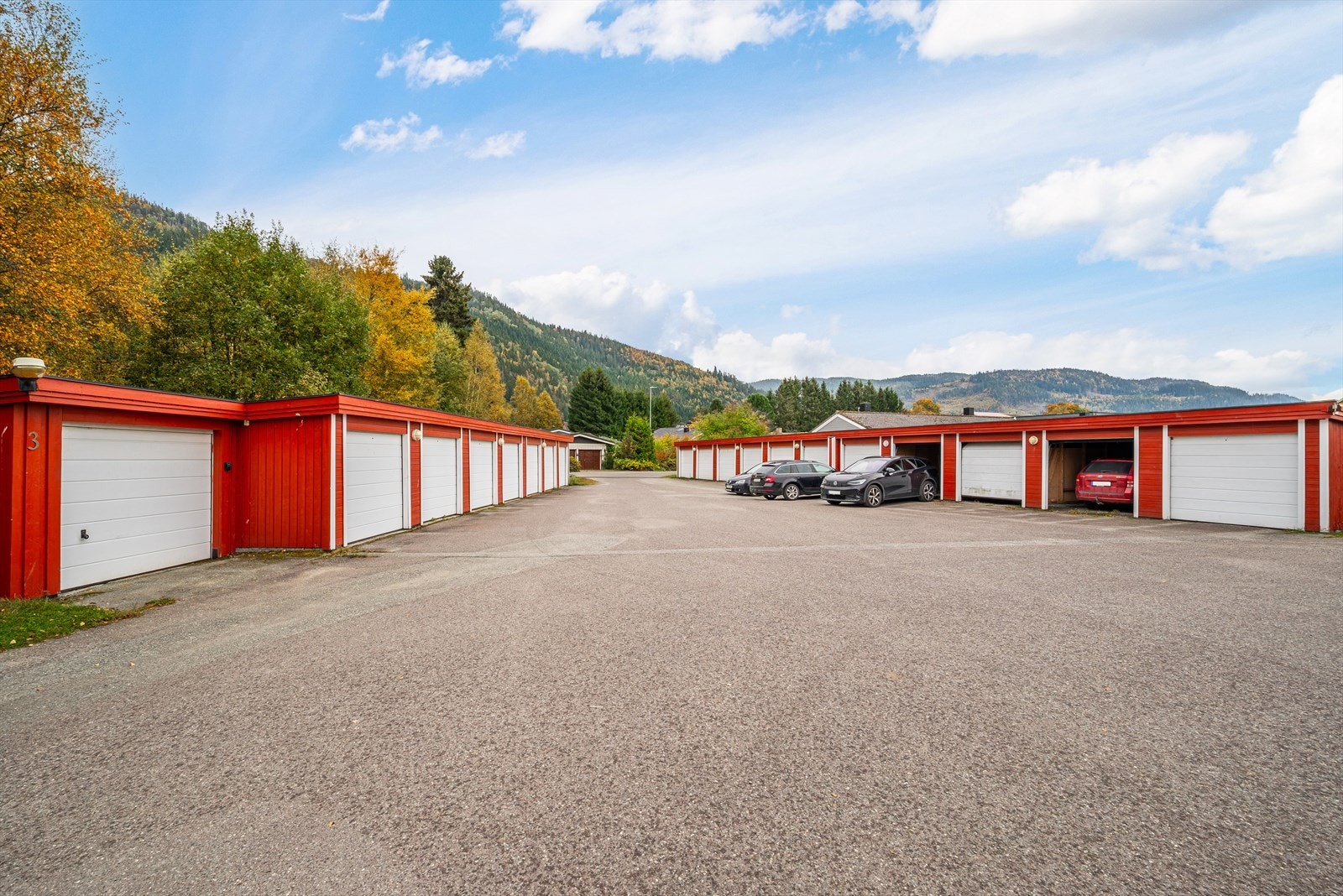 Garasje i rekke Galleribilde