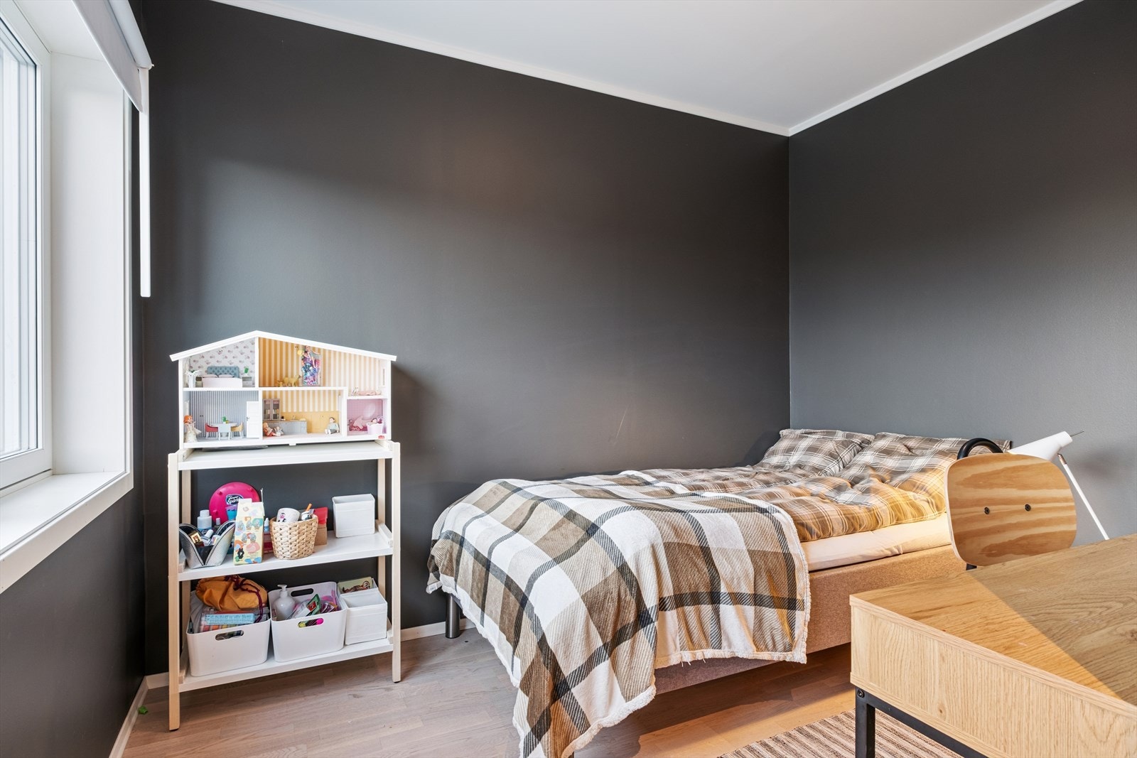 Soverom 2 er på 7,5 kvm og vender mot Sør. Galleribilde