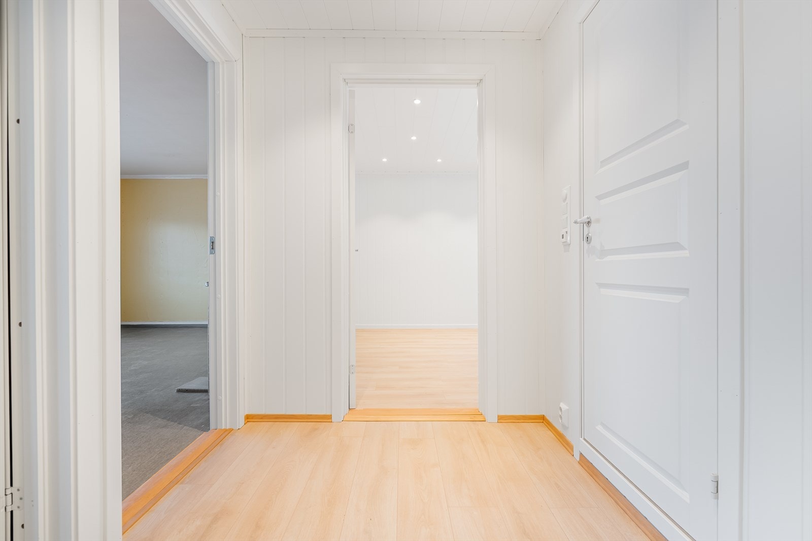 Lys og fin entré Galleribilde