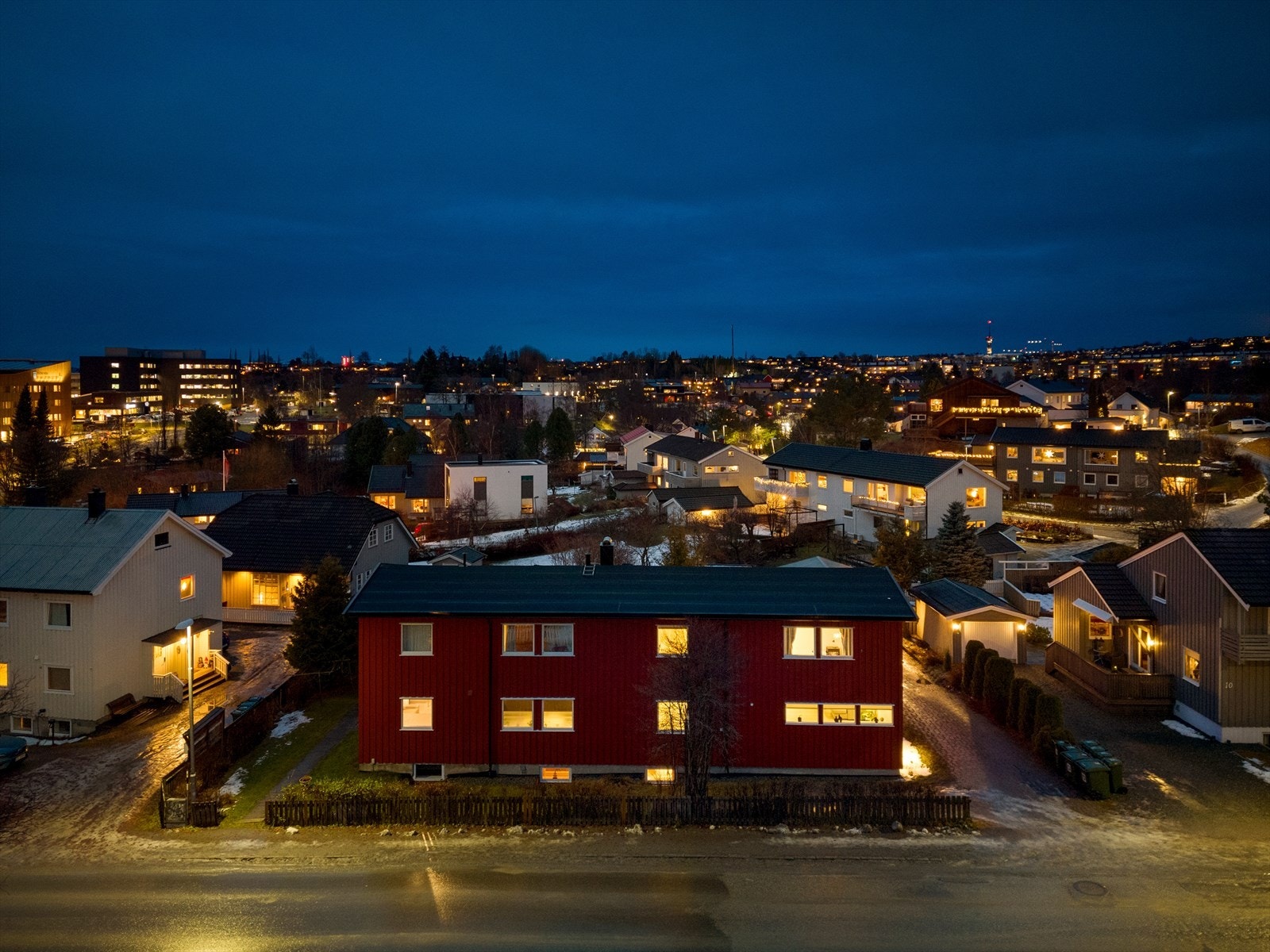 Boligen befinner seg kun 200 meter fra Trondheims nyeste og mest moderne barne- og ungdomsskole Galleribilde