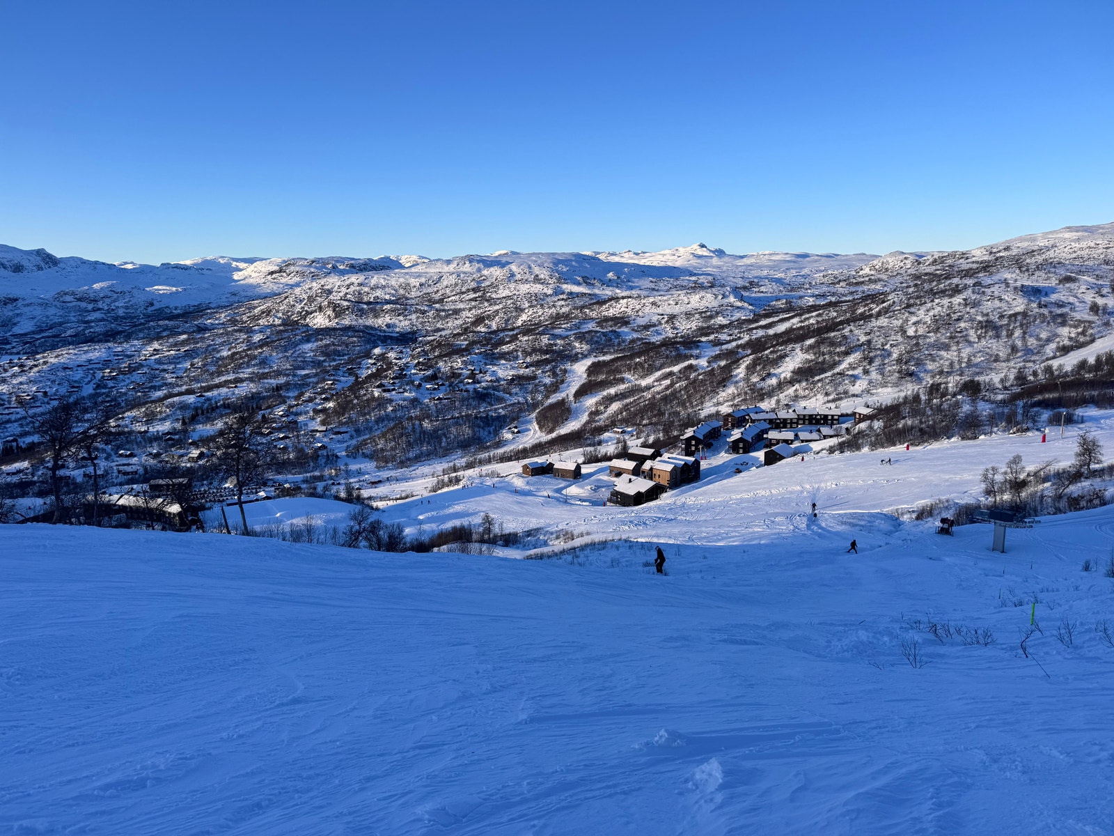 Oversikt fra øst oppe i alpinbakken Galleribilde