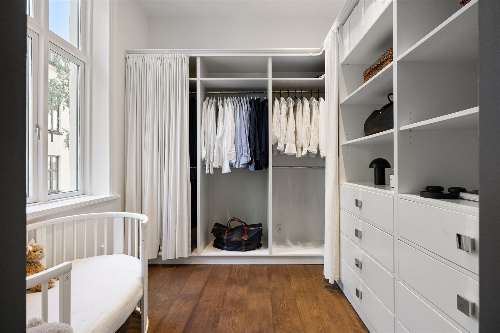 Walk in, som i dag også benyttes som barnerom. Galleribilde