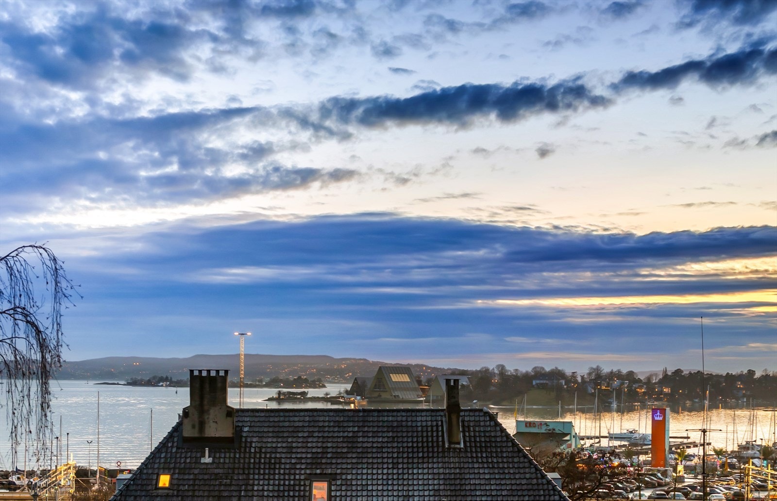 Klassisk Frognerleilighet med fjordutsikt, heis og sydvendt balkong, beliggende i byggets 4. etasje. Galleribilde