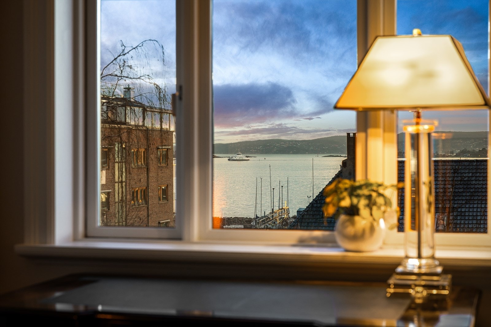 Fra stue/kontor/soverom er det fantastisk utsikt. Galleribilde