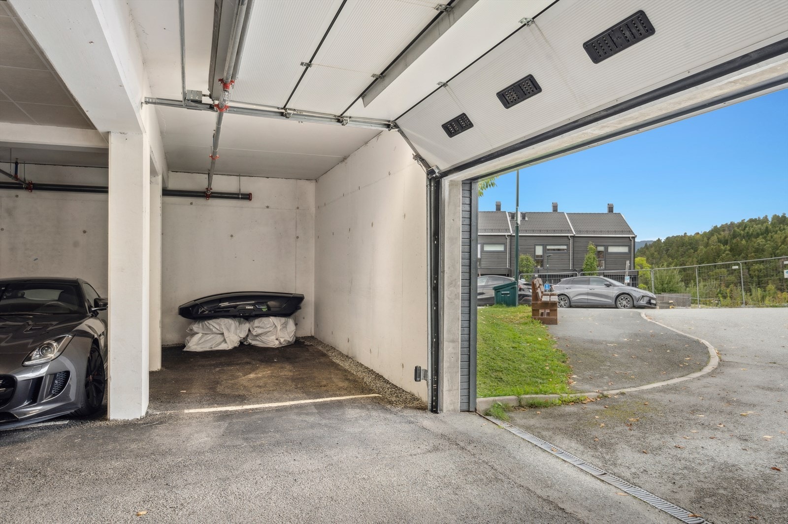 Garasjeplass Galleribilde