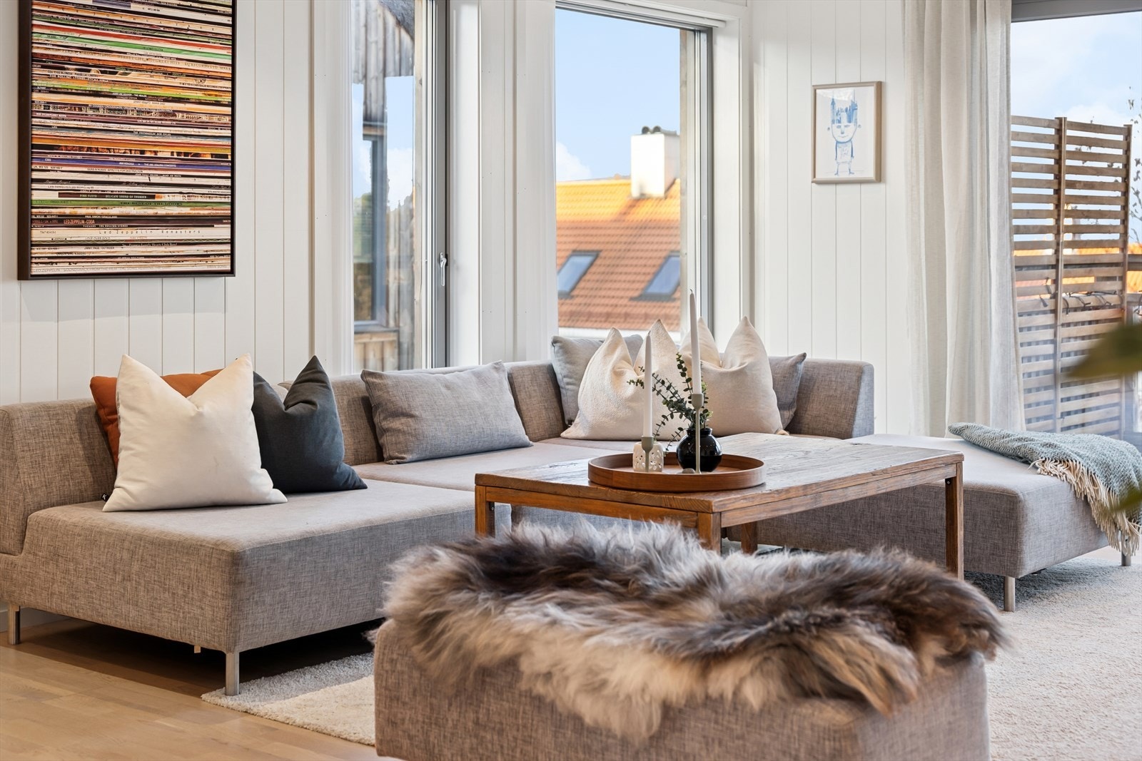 Lunt og innbydende, sofagruppen som gjør stua til hjemmets hjerte. Galleribilde