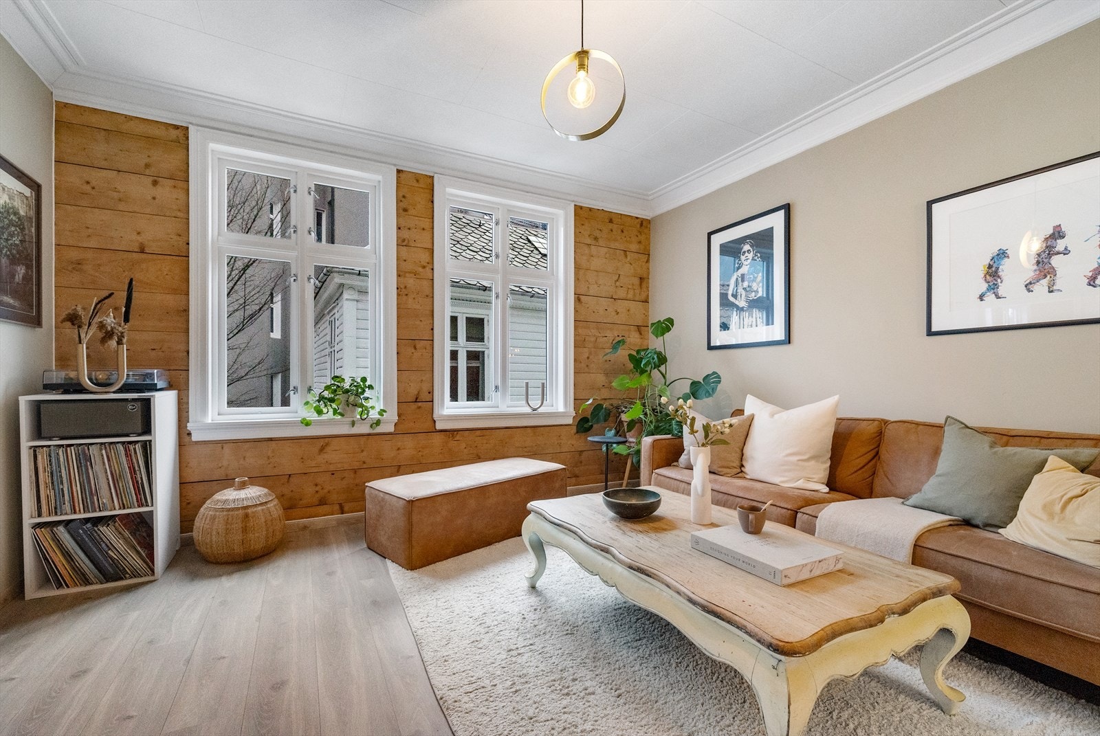 Stuene måler begge ca. 16 kvm. Galleribilde