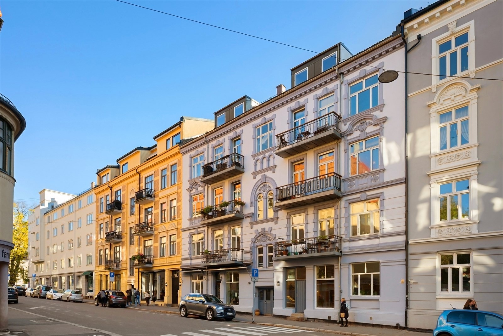 Leiligheten har en svært attraktiv og sentral beliggenhet rett ved Vestkanttorget, og gangavstand til en av hovedstadens mest ettertraktede handlegater, Bogstadveien. Galleribilde