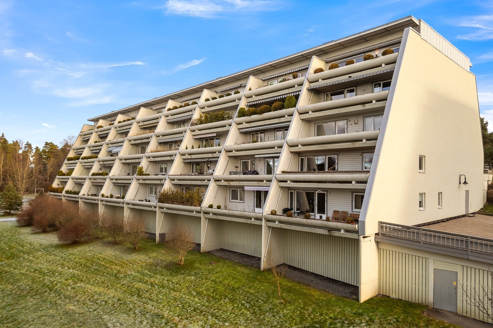 Boligblokken er bygget i 1972. Galleribilde