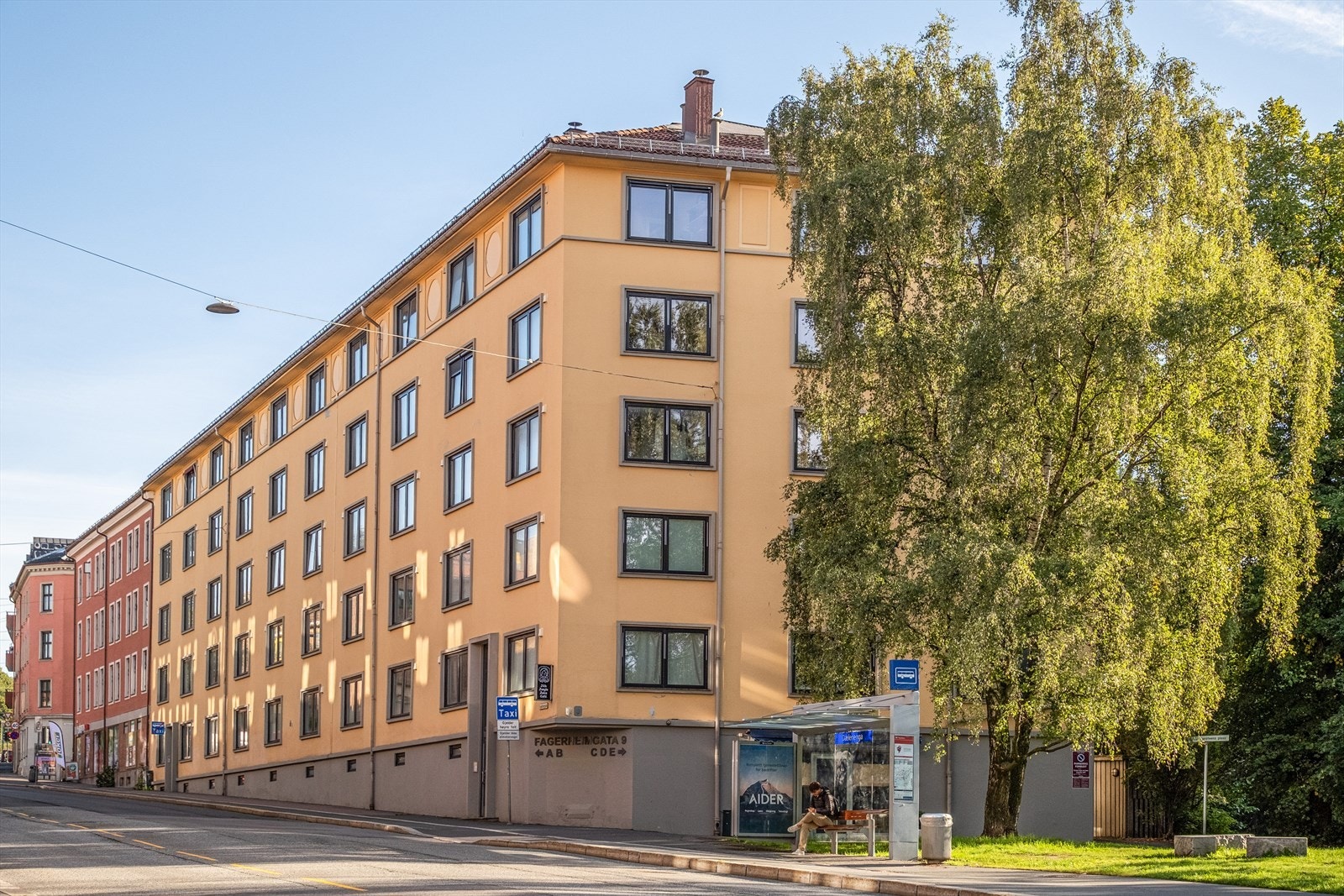 Her bor du tilbaketrukket og rolig, samtidig midt i smørøyet - med idylliske Rodeløkka på den ene siden og Ringnes Park på den andre Galleribilde